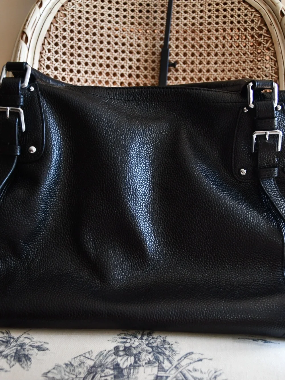 Elegant Black Leather Heshe Satchel Bag with Top Handles & Crossbody Strap